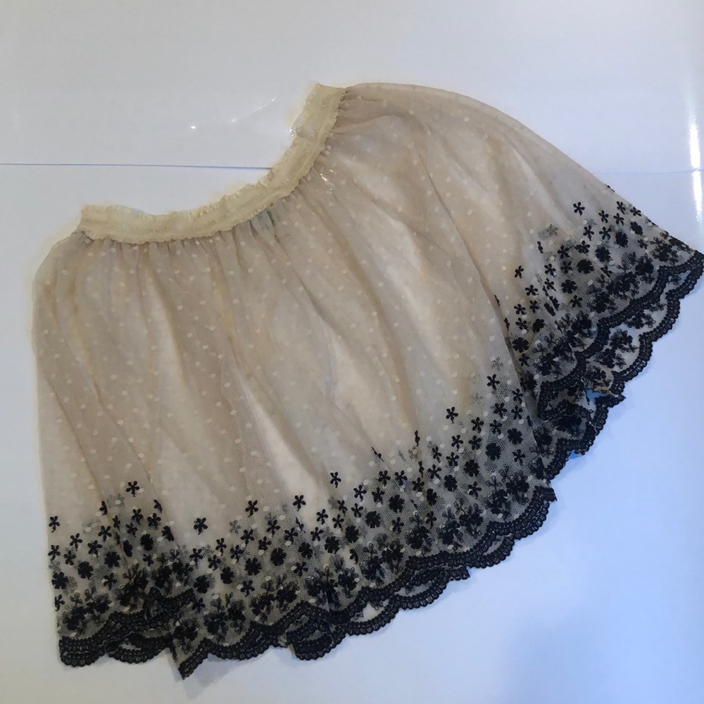 Lace skirt